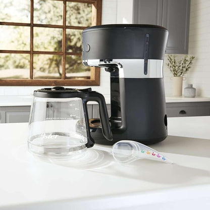 Cafetera Programable Oster con Sistema de Medición 12 Tazas Negra BVSTRF100